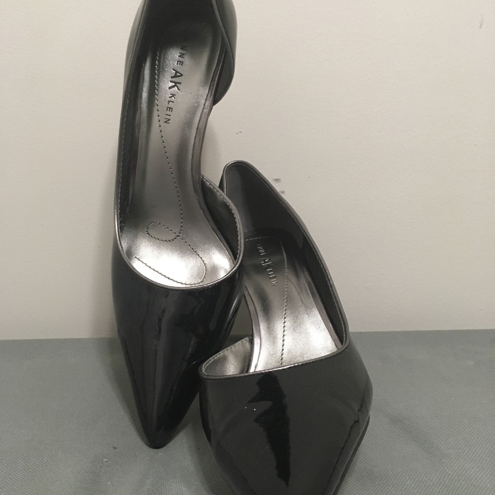 Classic career pumps